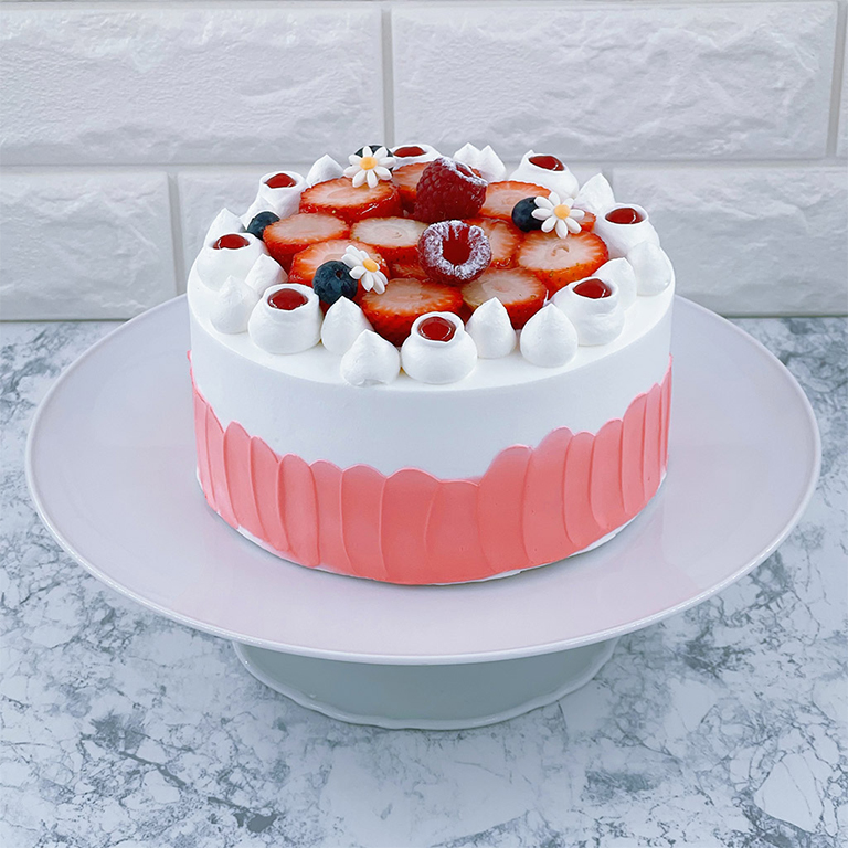 Fresh Cream Strawberry Cake